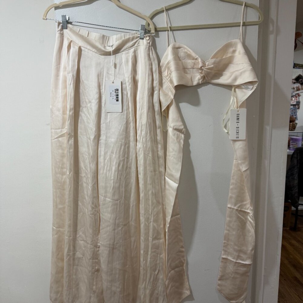 🏷 *NWT* 🤍✨ Saints & Secrets Tammi Satin Set Oyster XL (Crop Top + Pants)🤍✨ - Picture 13 of 14